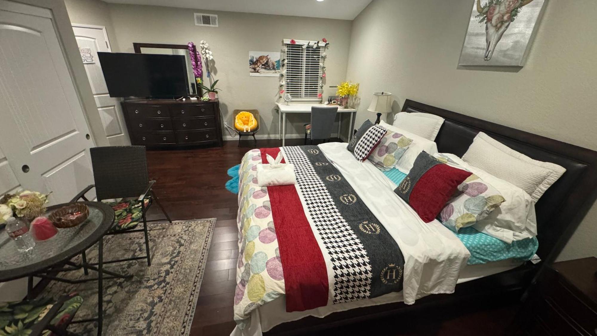 King Bed Big Room 奇诺岗 外观 照片